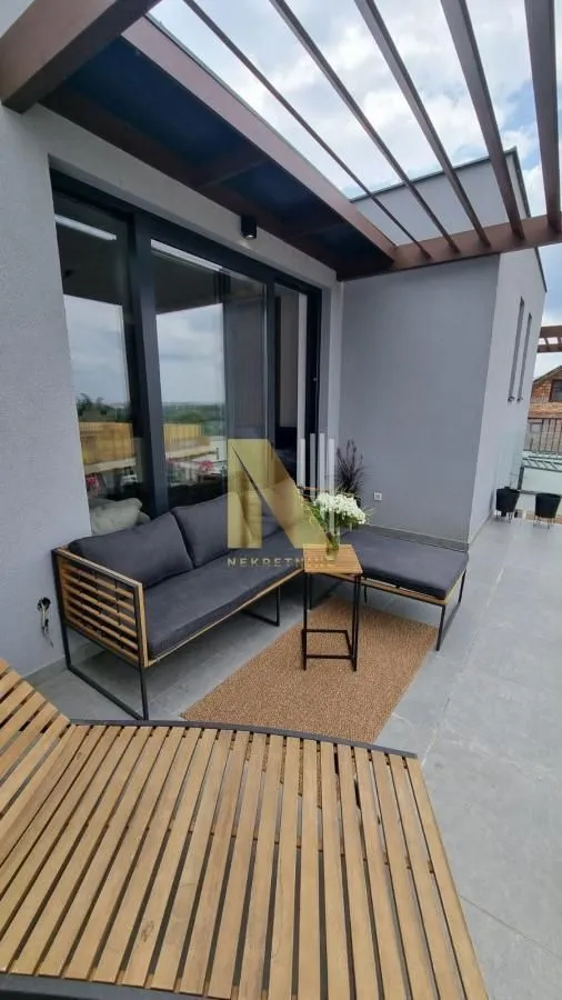Izdavanje, trosoban stan, 105m², Sremska Kamenica, Petrovaradin