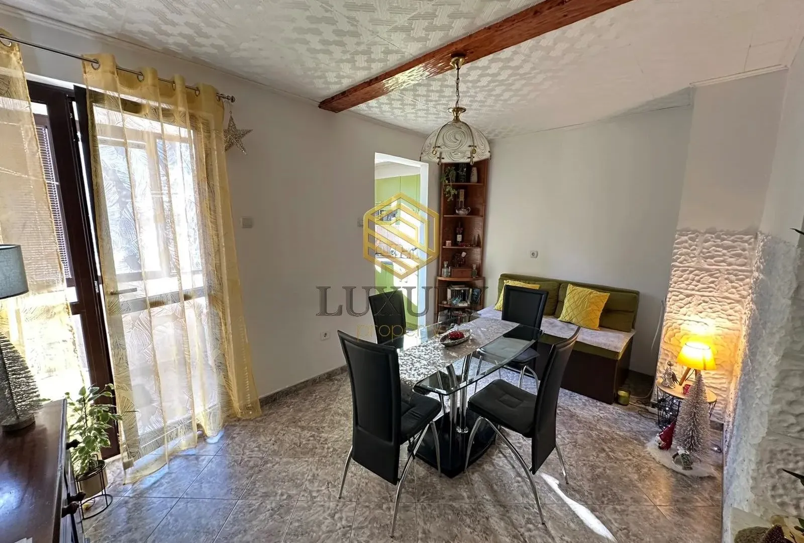 Prodaja, jednosoban stan, 46m², Centar, Kotor