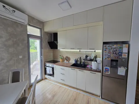 Sale, two bedroom apartment, 58m², Bečići, Budva - image 2