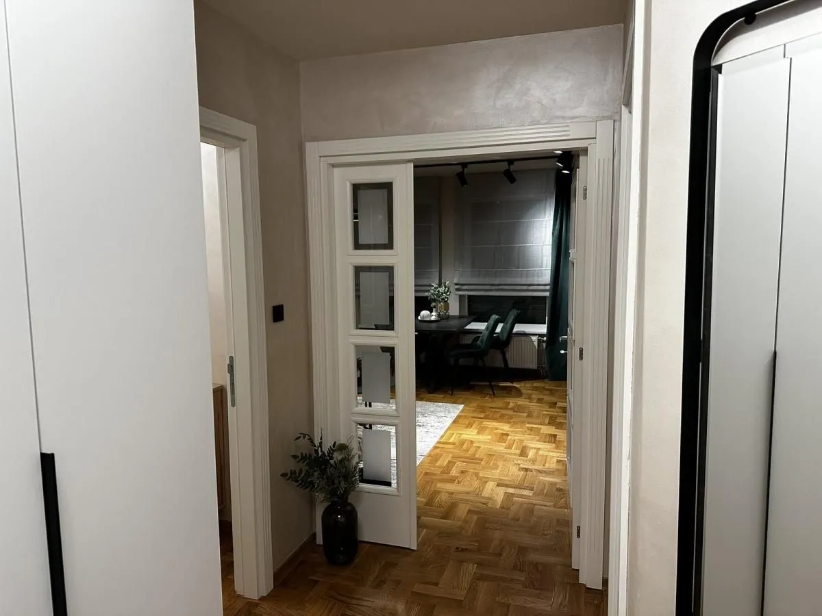 Izdavanje, dvosoban stan, 78m², Dom zdravlja, Niš