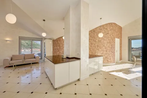 Prodaja, stan, 181m², Budva, Crna Gora - image 15