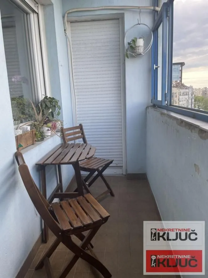 Prodaja, dvosoban stan, 57m², Bulevar Oslobodjenja, Novi Sad Sve Podlokacije