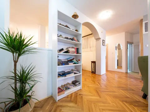 Izdavanje, stan, 118m², Gorica C, Podgorica - image 12