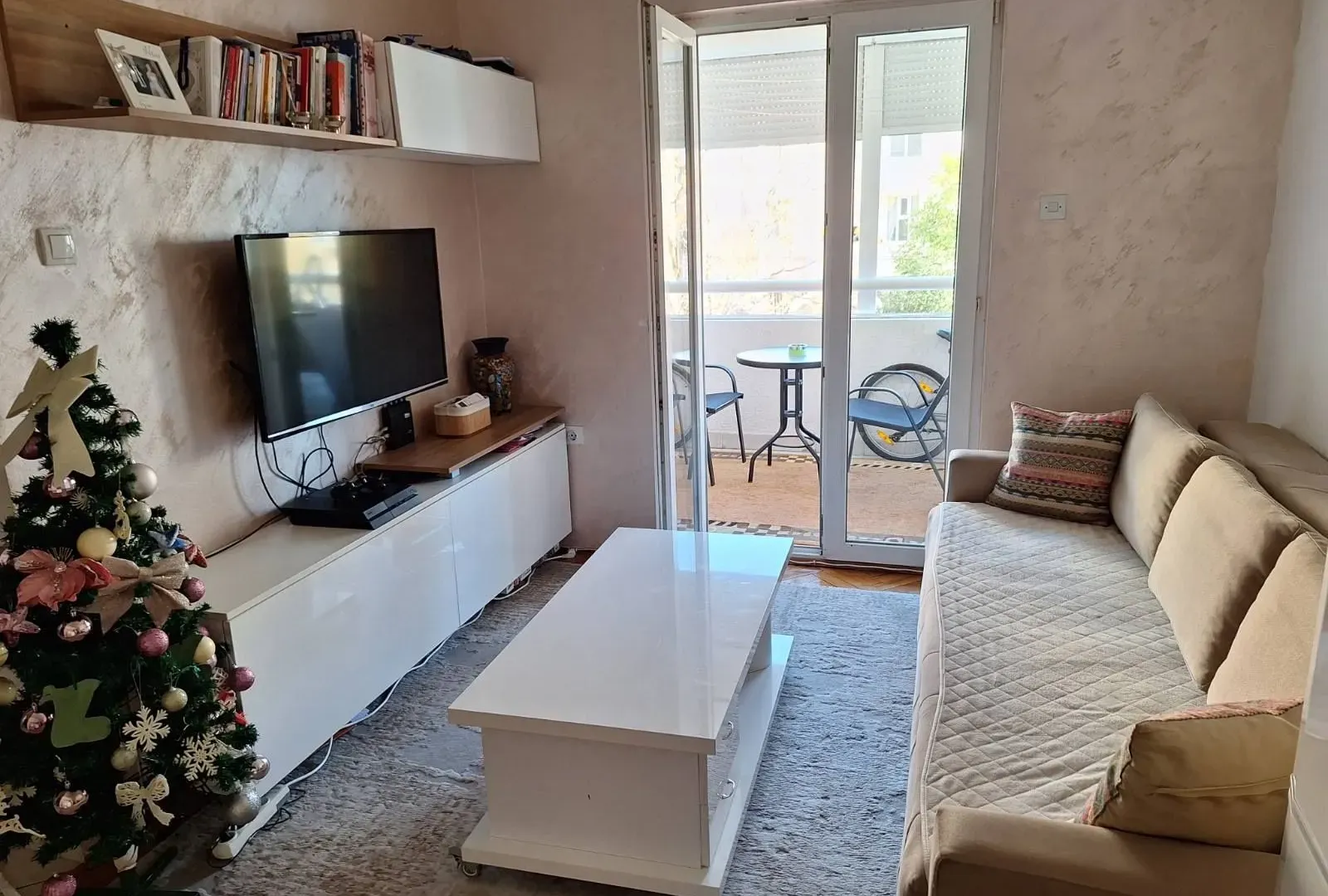 Rent, one bedroom apartment, 35m², Stari Aerodrom, Podgorica