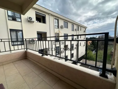 Izdavanje, dvosoban stan, 64m², City Kvart, Podgorica - image 13