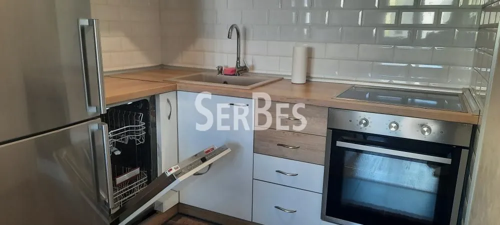 Izdavanje, jednosoban stan, 42m², Adamovićevo Naselje, Novi Sad Sve Podlokacije