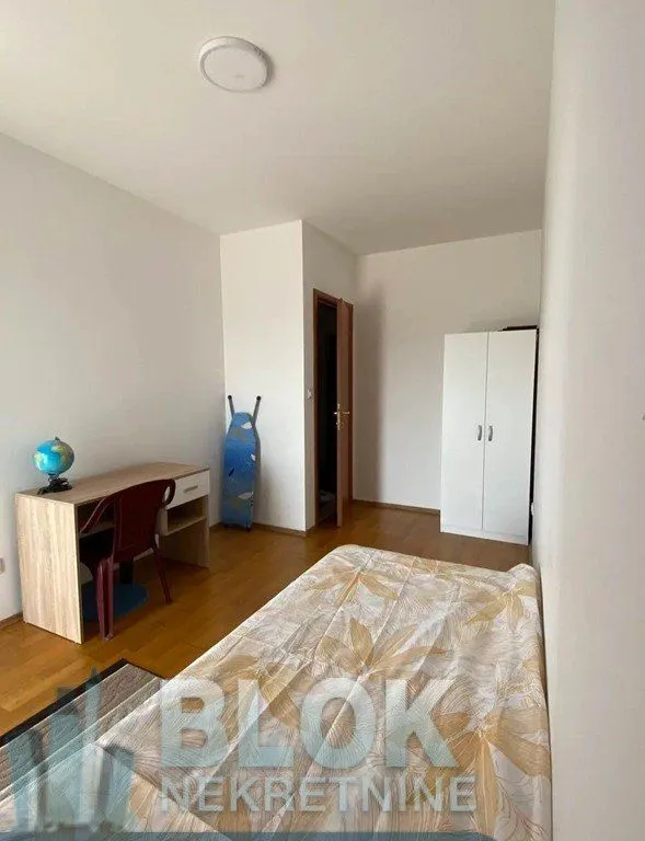 Izdavanje, dvosoban stan, 63m², Pobrežje, Podgorica