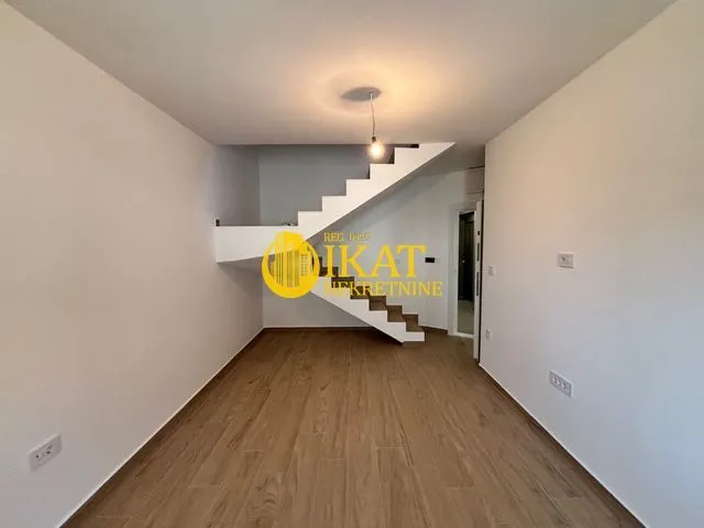Prodaja, trosoban stan, 65m², Cvetkova Pijaca, Zvezdara Sve Podlokacije