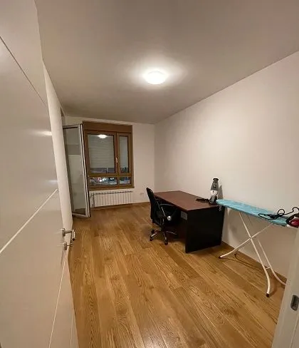 Izdavanje, trosoban stan, 74m², Novi Beograd Blok 65, Novi Beograd Sve Podlokacije