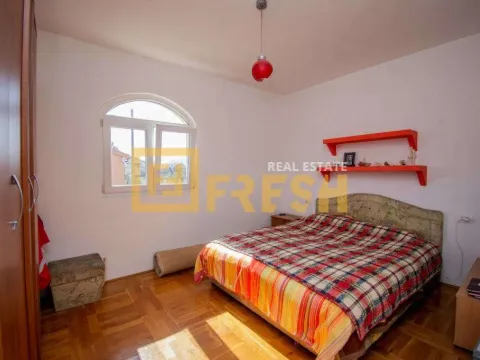 Prodaja, kuća, 180m², Donja Gorica, Podgorica - image 11