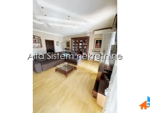 Rent, house, 200m², Surčin, Beograd - image 2