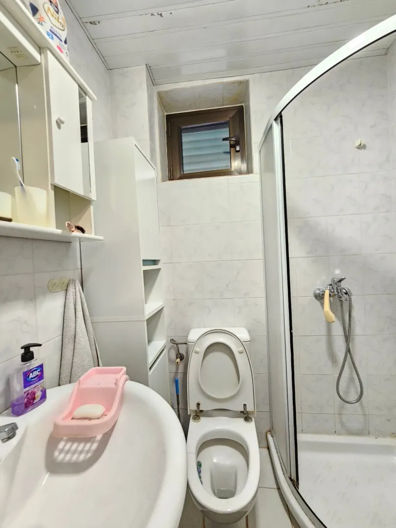 Izdavanje, dvosoban stan, 57m², Budva, Crna Gora