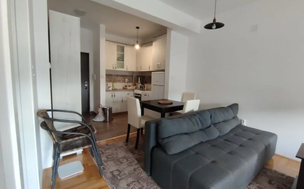 Izdavanje, dvosoban stan, 33m², Bulbulder, Zvezdara Sve Podlokacije