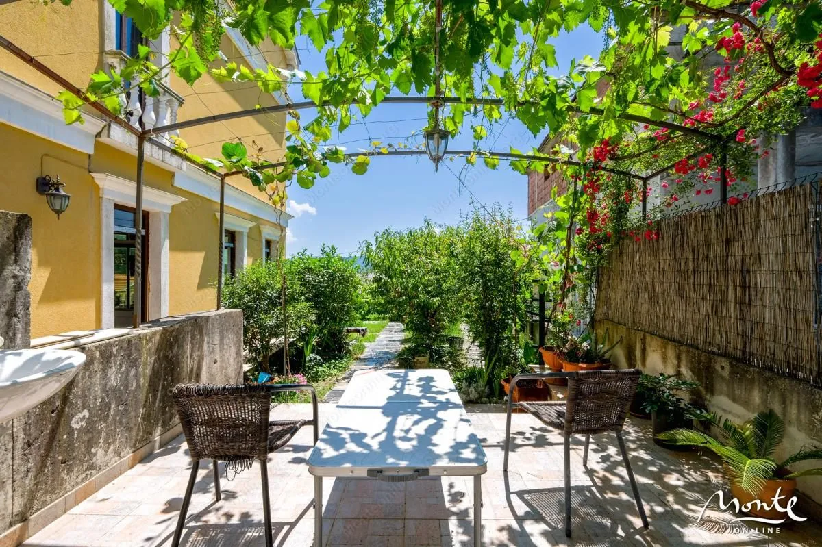 Prodaja, kuća, 316m², Tivat, Crna Gora
