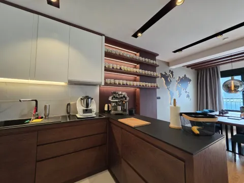 Prodaja, dvosoban stan, 85m², Dobrota, Kotor - image 9