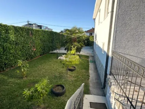 Izdavanje, kuća, 250m², Zagorič, Podgorica - image 2