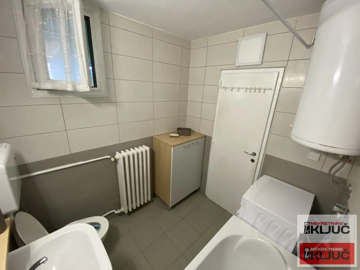 Izdavanje, dvosoban stan, 66m², Železnička Stanica, Novi Sad Sve Podlokacije