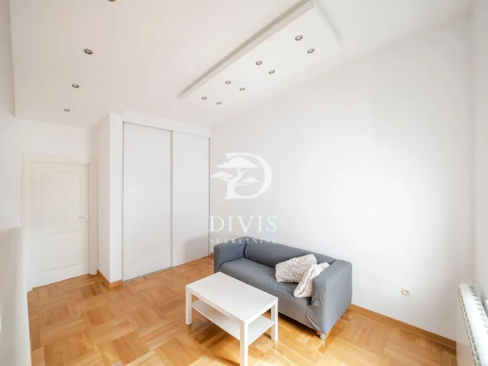 Prodaja, trosoban stan, 85m², Južni Bulevar, Vračar Sve Podlokacije