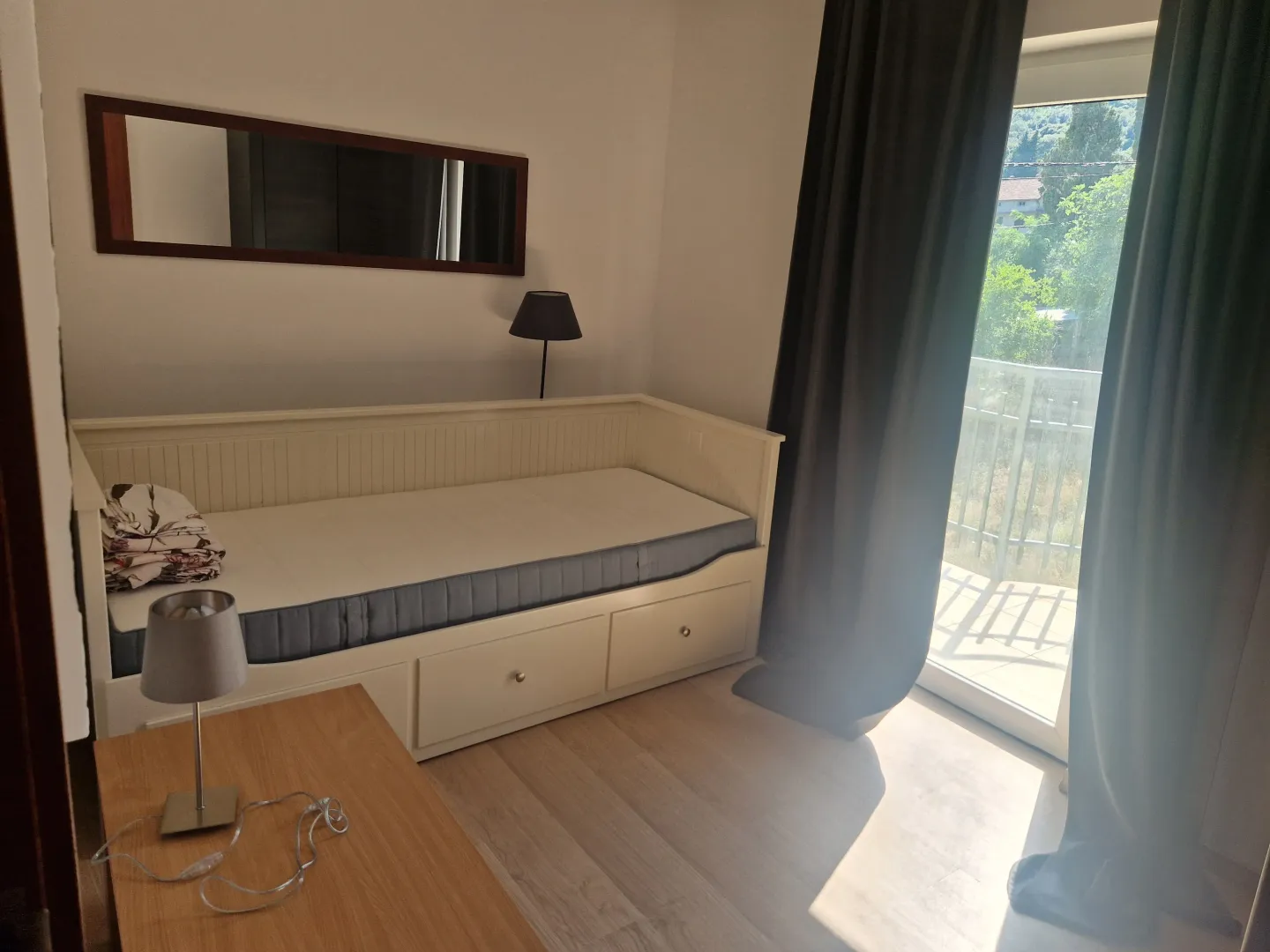 Izdavanje, dvosoban stan, 65m², Kamenari, Herceg Novi