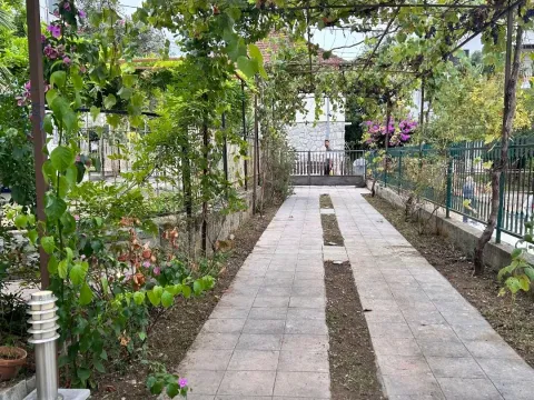 Rent, two bedroom apartment, 100m², Kalimanj, Tivat - image 17