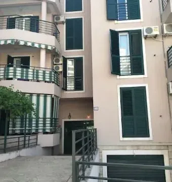 Sale, two bedroom apartment, 90m², Petrovac, Budva - image 11