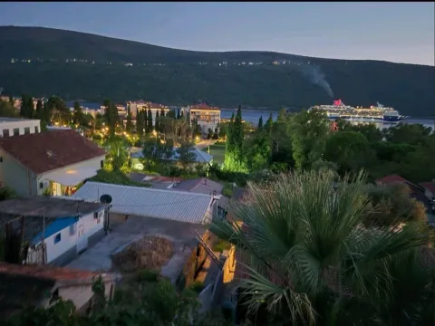 Prodaja, stan, 44m², Kumbor, Herceg Novi - image 1