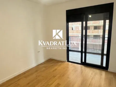 Prodaja, jednosoban stan, 53m², Centar, Bar - image 11