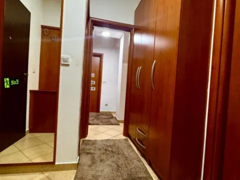 Izdavanje, dvosoban stan, 60m², City Kvart, Podgorica - image 10