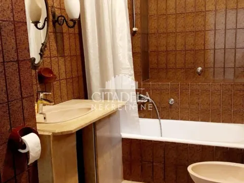 Izdavanje, četvorosoban stan, 108m², Stari Grad, Beograd - image 11