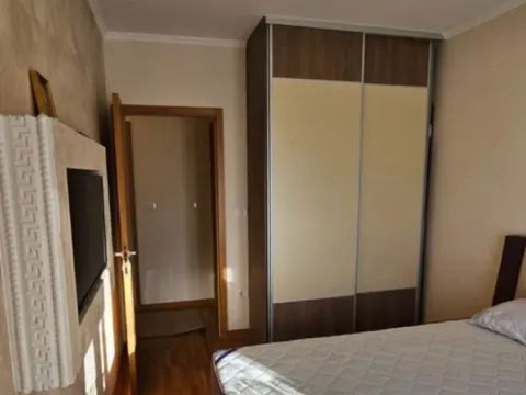 Izdavanje, dvosoban stan, 64m², City Kvart, Podgorica - image 8