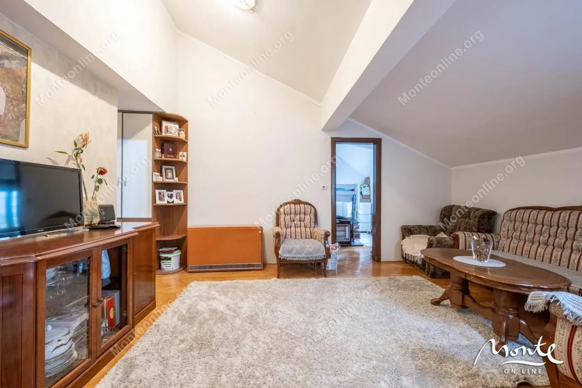 Prodaja, trosoban stan, 63m², Tivat, Crna Gora