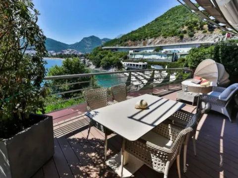 Rent, two bedroom apartment, 140m², Bečići, Budva