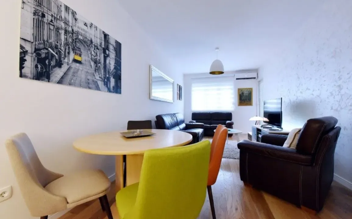 Izdavanje, jednosoban stan, 49m², Central Point, Podgorica