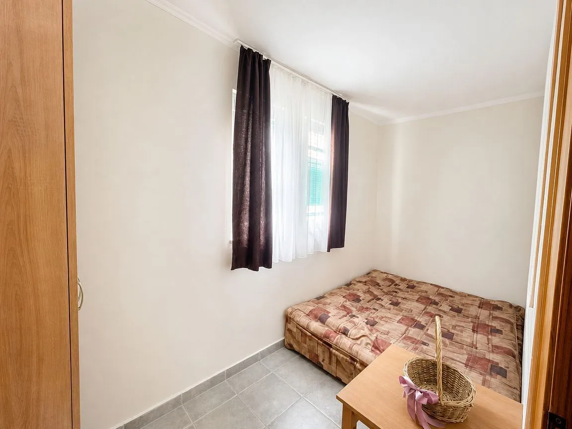 Rent, one bedroom apartment, 43m², Rafailovići, Budva