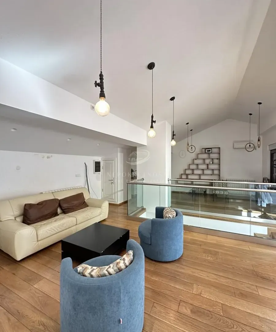 Sale, house, 300m², Lekino Brdo, Voždovac Sve Podlokacije