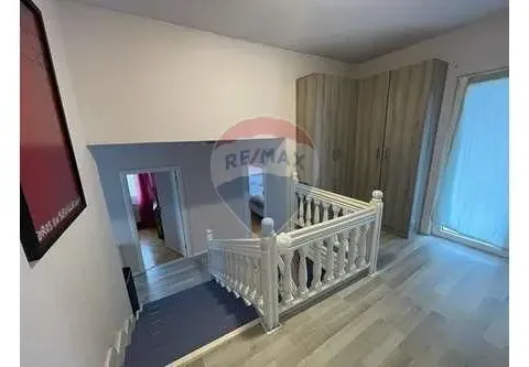 Izdavanje, kuća, 340m², Tološi, Podgorica - image 15