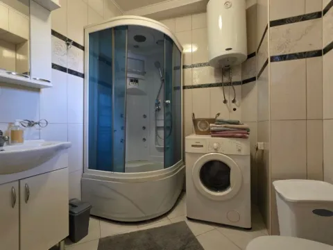 Izdavanje, dvosoban stan, 120m², Drac, Podgorica - image 5