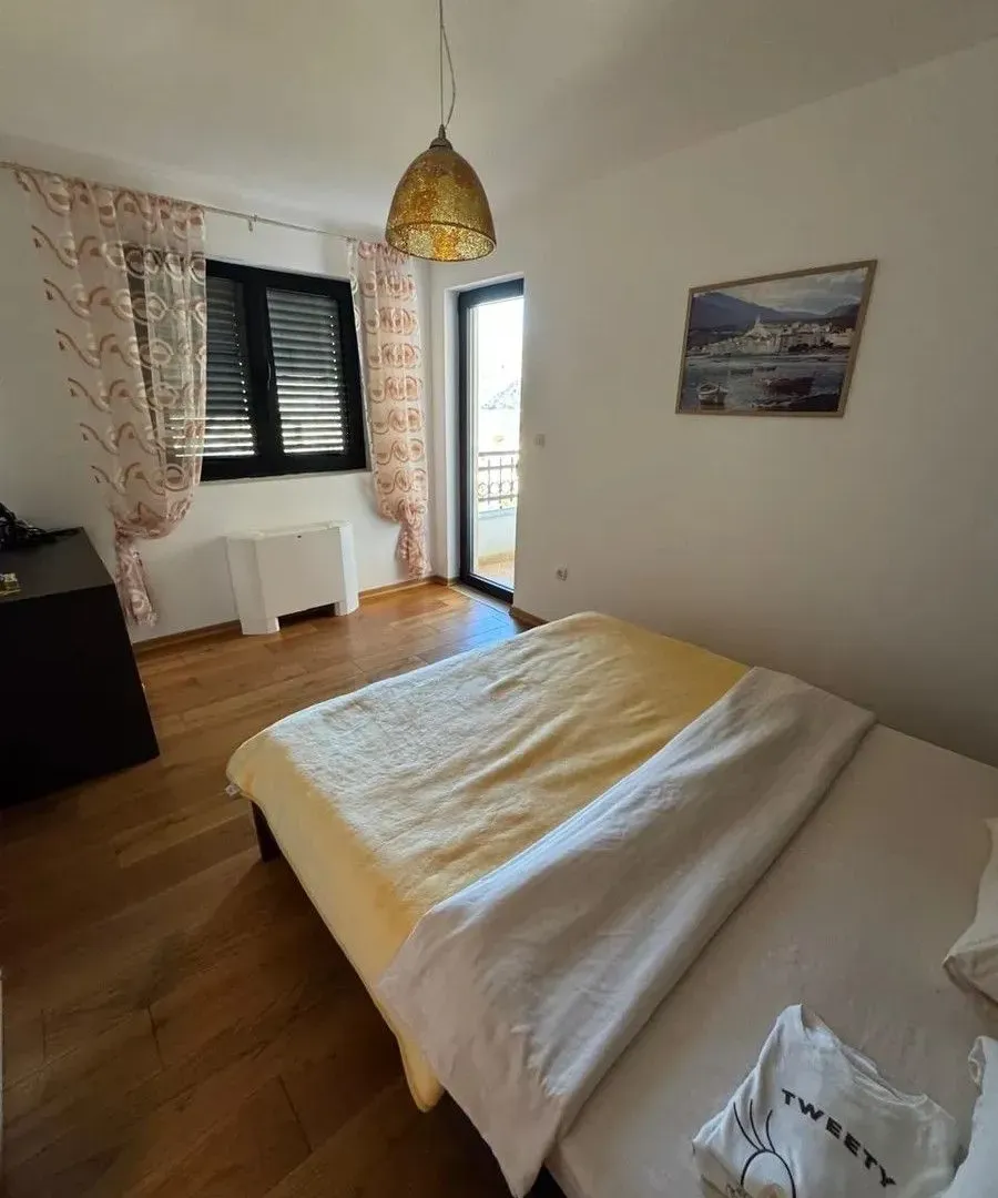 Prodaja, dvosoban stan, 102m², Stoliv, Kotor