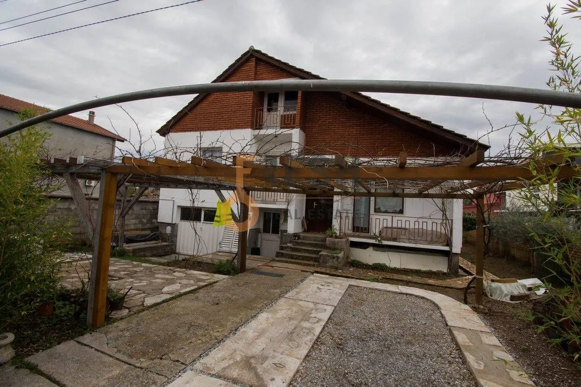 Prodaja, kuća, 120m², Gornja Gorica, Podgorica