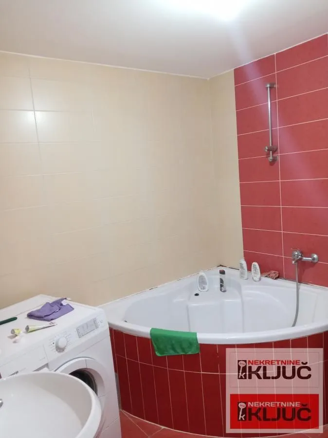 Prodaja, trosoban stan, 64m², Adice, Novi Sad Sve Podlokacije