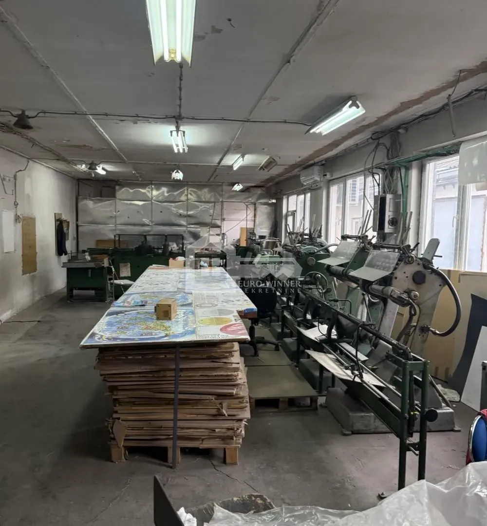 Rent, office space, 800m², Borča 1, Borča Sve Podlokacije