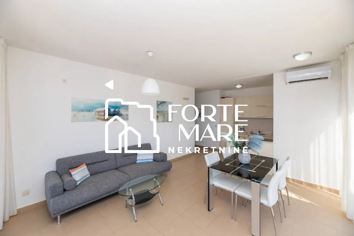 Prodaja, dvosoban stan, 85m², Đenovići, Herceg Novi