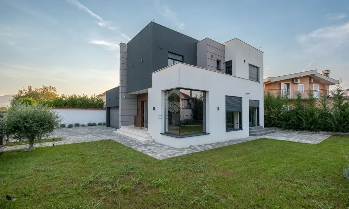 Rent, house, 180m², Donja Gorica, Podgorica