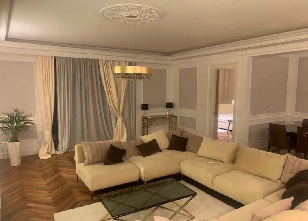 Izdavanje, dvosoban stan, 132m², Centar, Podgorica