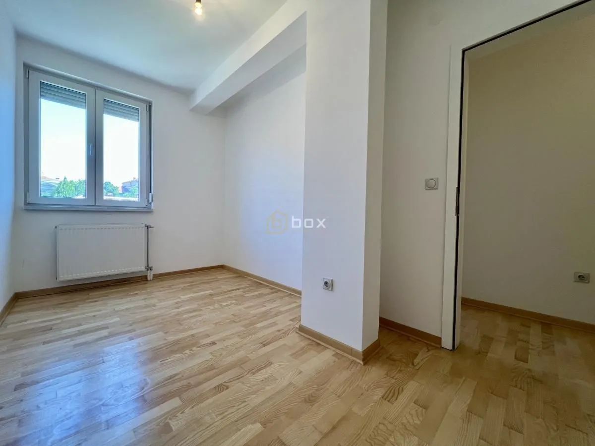 Izdavanje, poslovni prostor, 62m², Crveni Krst, Niš
