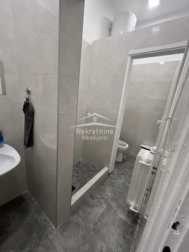 Rent, office space, 136m², Čukarica, Beograd