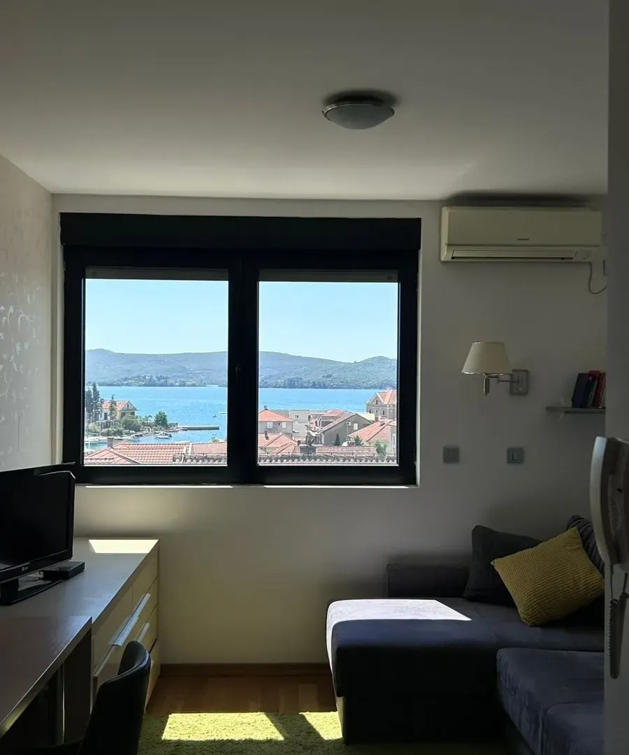 Rent, studio apartment, 25m², Tivat, Crna Gora