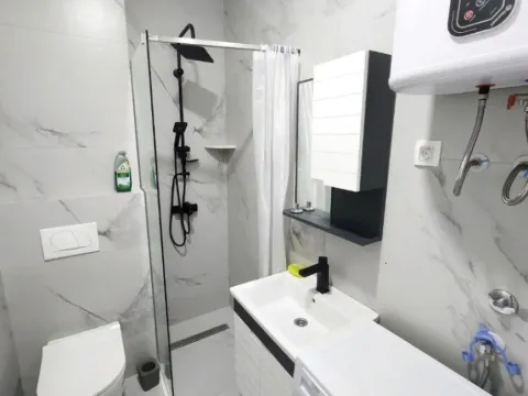 Izdavanje, jednosoban stan, 38m², Central Point, Podgorica - image 8