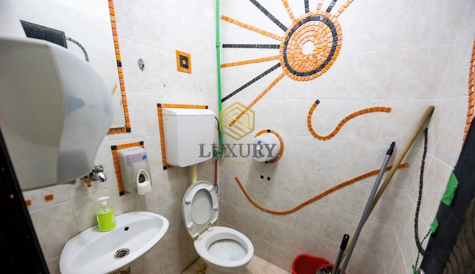 Izdavanje, poslovni prostor, 150m², Preko Morače, Podgorica