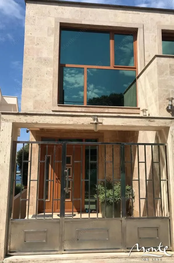 Sale, house, 323m², Utjeha, Bar